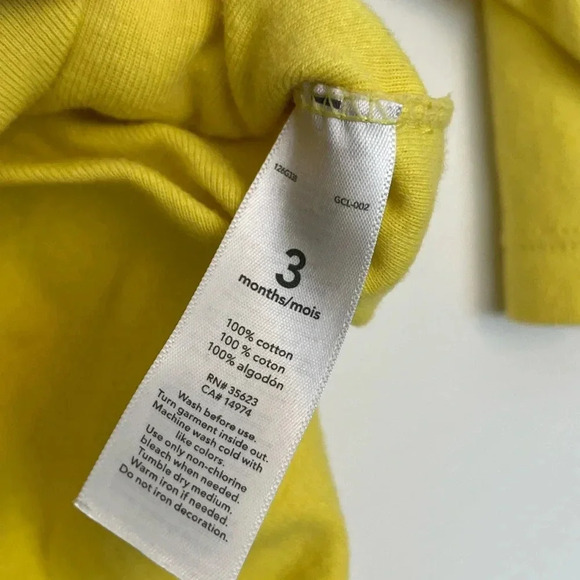 5/25$ Carter’s yellow baby bodysuit  size 0-3 months - Picture 4 of 6